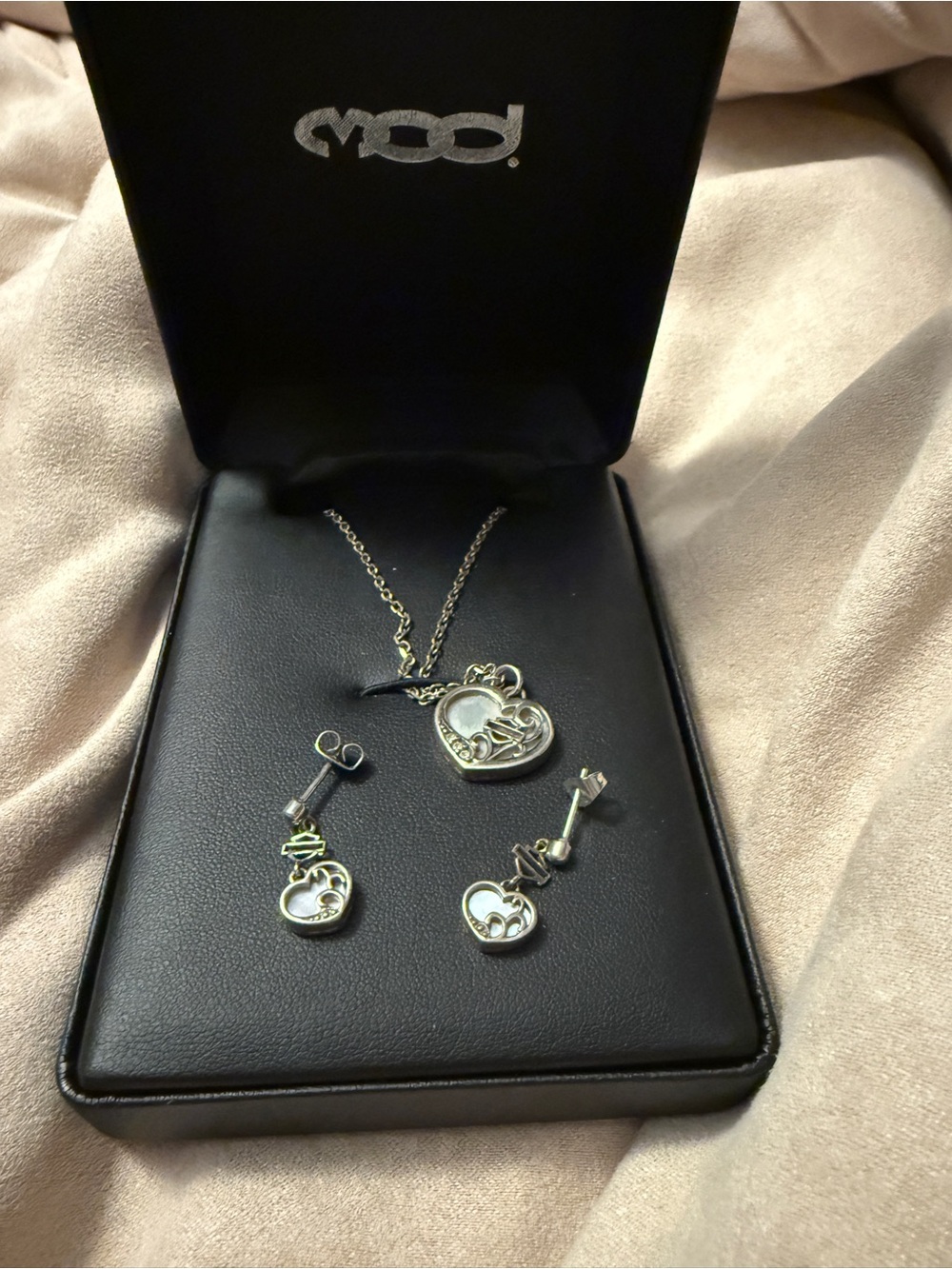 Harley Davidson mother of pearl Necklace and Stud Earrings Set in Silver
